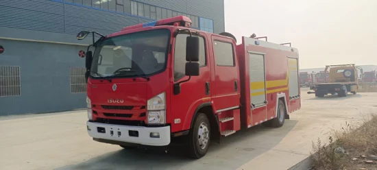 Japen ブランド 5000L 8000L 水および泡タンク消防車、高品質の特殊トラック